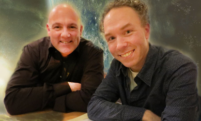 André Kuipers en Ralph van Raat lachend naast elkaar