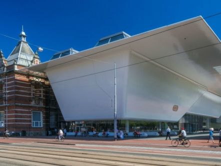 Afbeelding Voorkant Stedelijk Museum Amsterdam