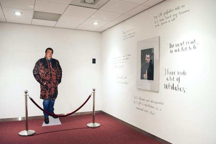 Film Museum Leiden, tentoonstelling met kartonnen Steven Seagal.